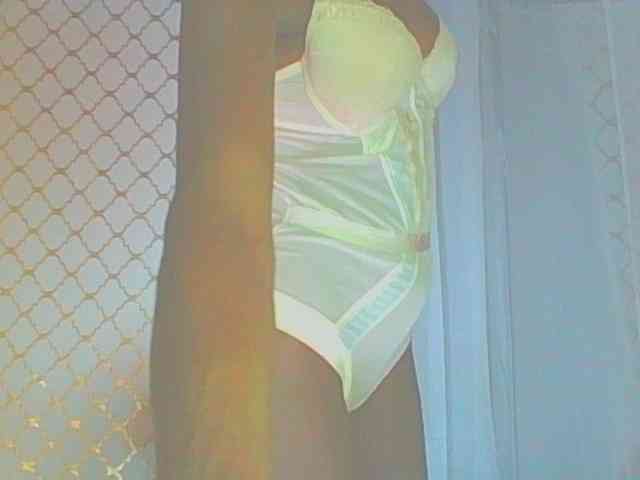 Dollybi1 webcam
