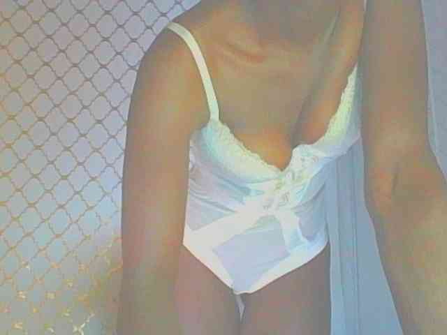 Dollybi1 webcam