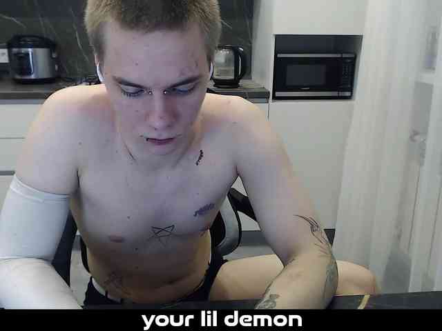 yourlildemon Live Webcam on BongaCams