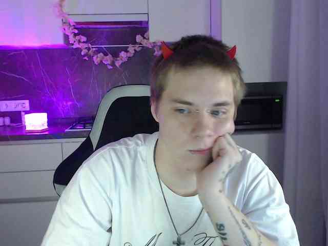 yourlildemon Live Webcam on BongaCams