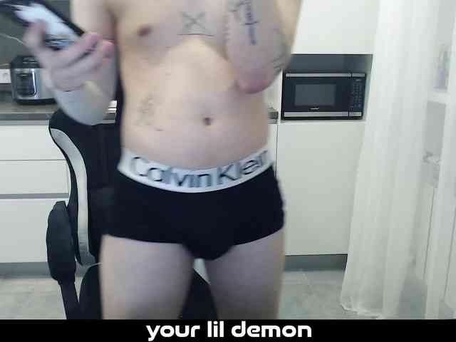 yourlildemon Live Webcam on BongaCams