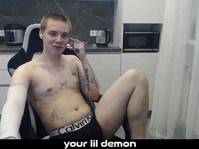 yourlildemon Live Webcam on BongaCams