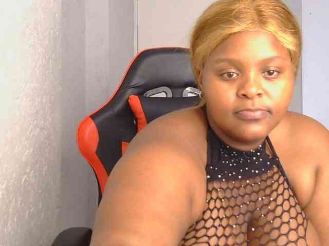 BubblyRouxyXXXxx webcam