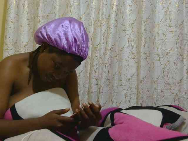 Hollymolly111 webcam