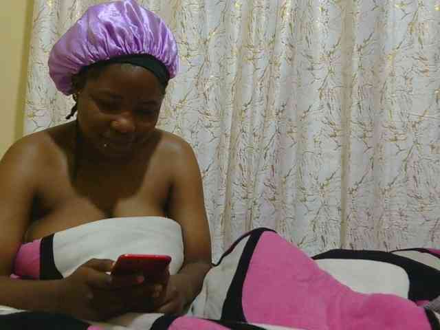 Hollymolly111 webcam