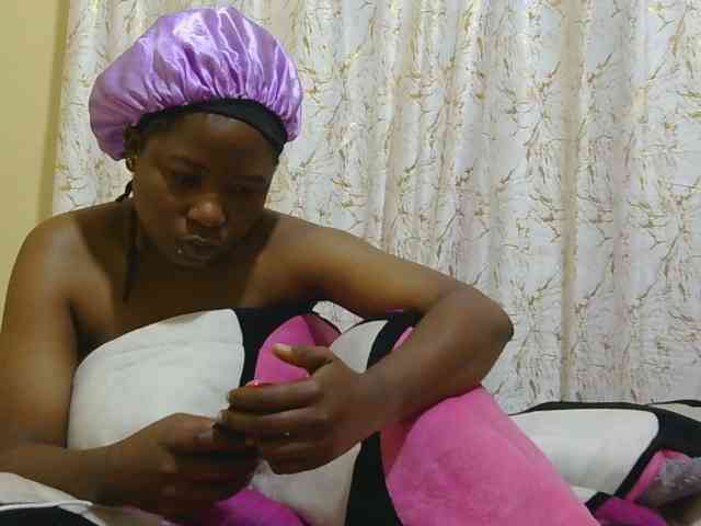 Hollymolly111 webcam