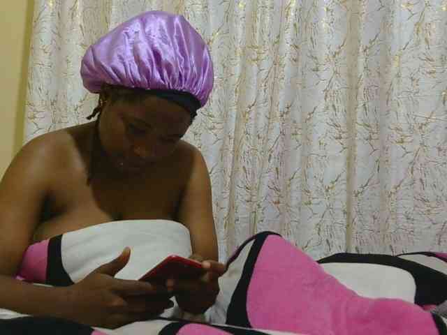 Hollymolly111 webcam