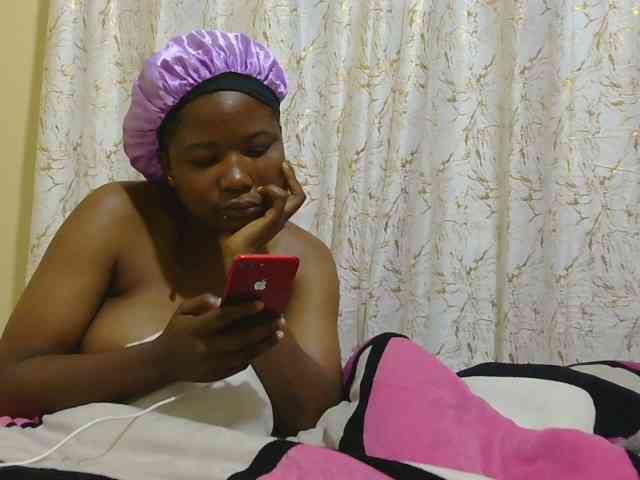 Hollymolly111 webcam