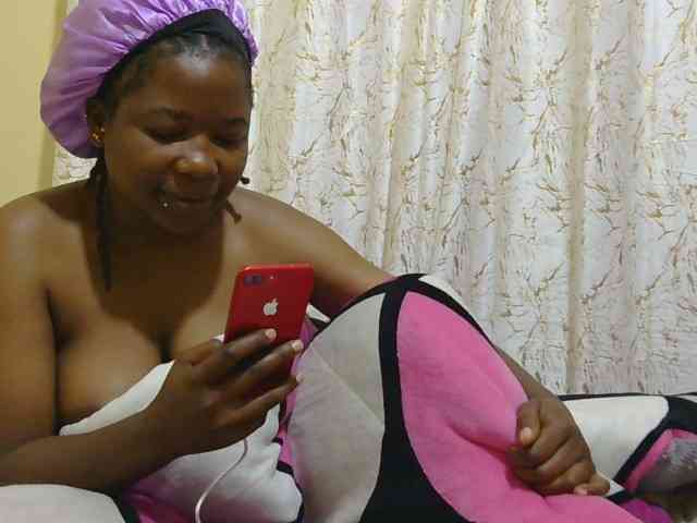 Hollymolly111 webcam