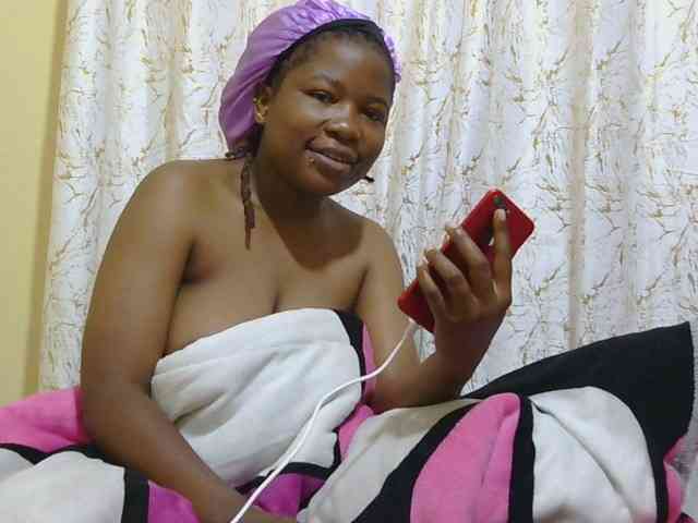 Hollymolly111 webcam