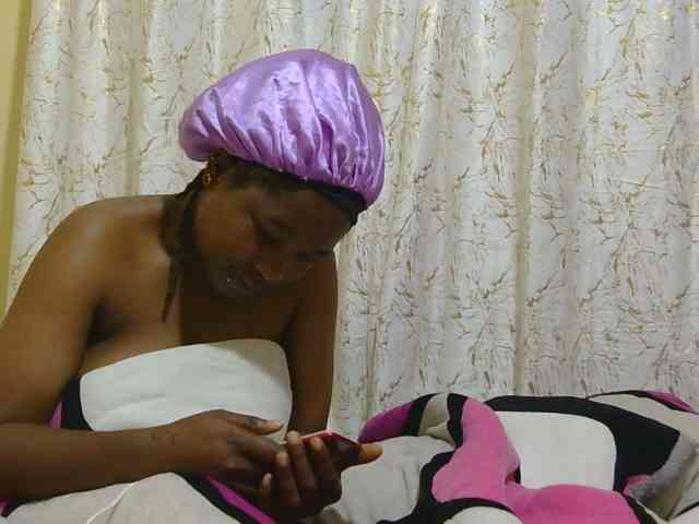 Hollymolly111 webcam