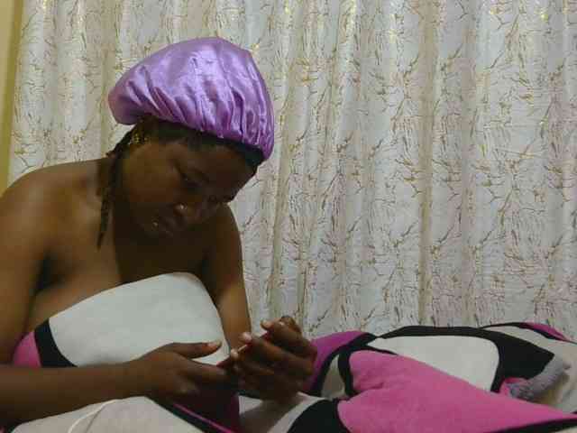 Hollymolly111 webcam