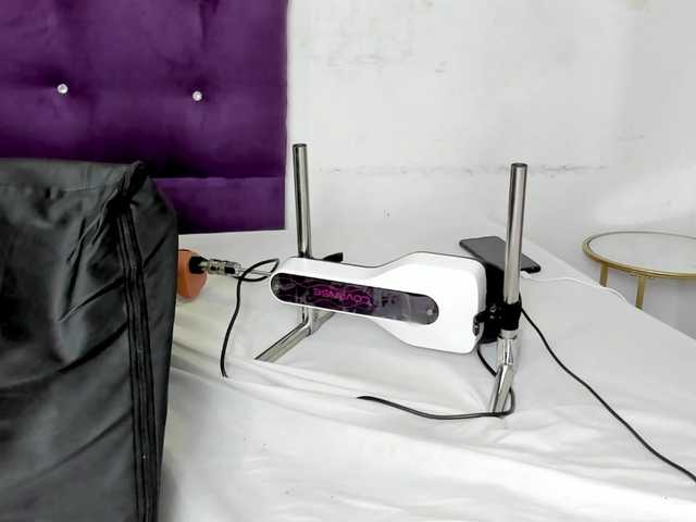 yourwife-anna's BongaCams show and profile