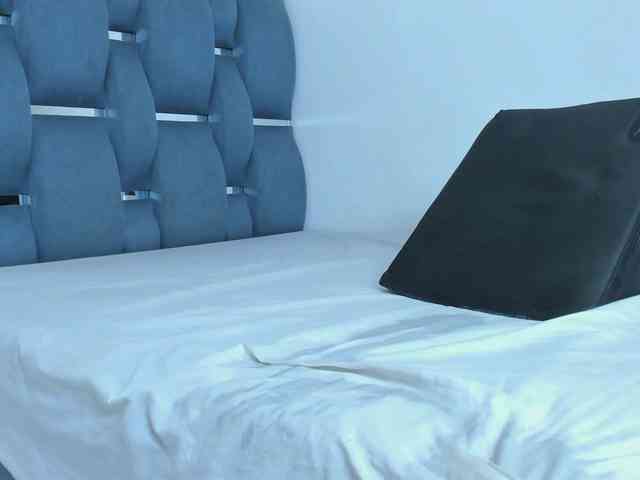 yourwife-anna webcam