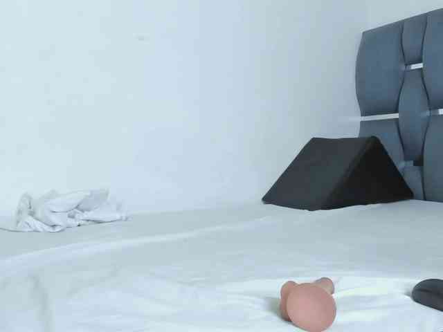 yourwife-anna webcam