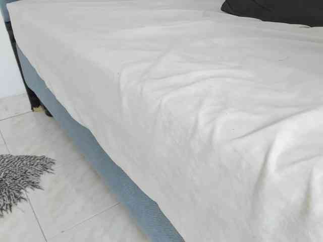 yourwife-anna webcam
