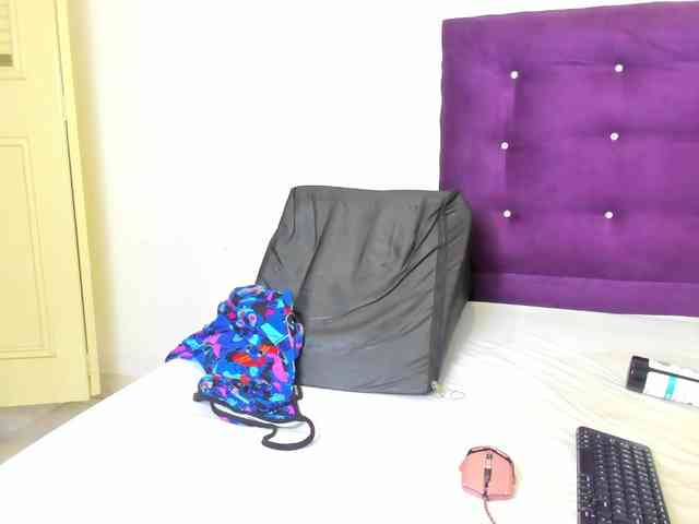 yourwife-anna webcam