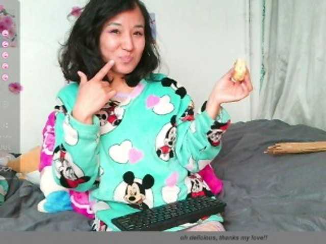 Natzuchoi's BongaCams show and profile