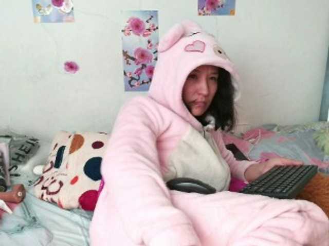 Natzuchoi's BongaCams show and profile