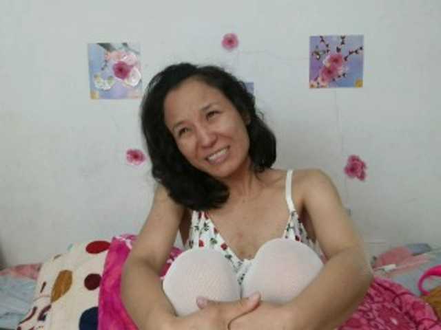 Natzuchoi's BongaCams show and profile