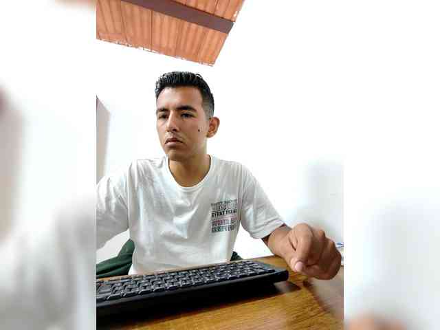 Marioroleto05 Live Webcam on BongaCams