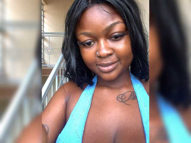 Bustychichi's BongaCams show and profile