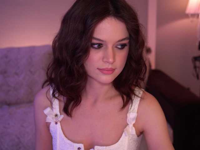 Kadriaa's BongaCams show and profile