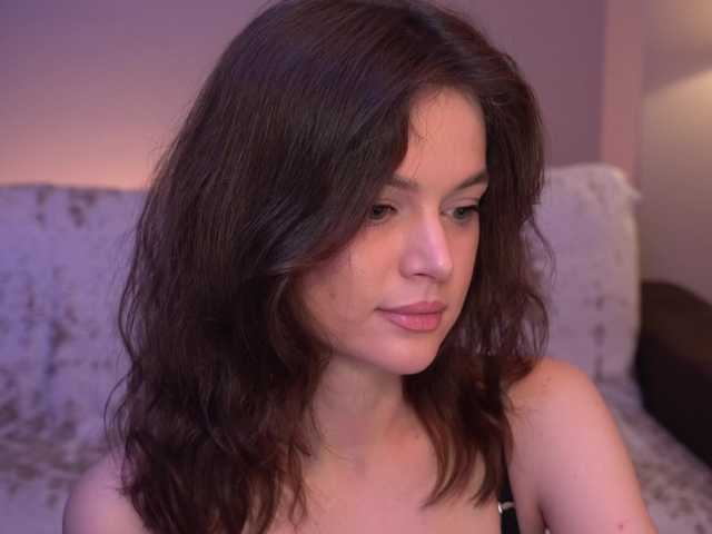 Kadriaa's BongaCams show and profile