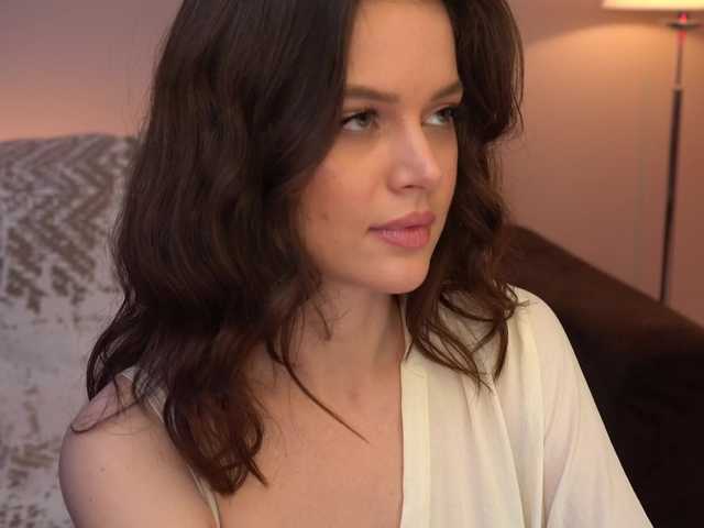 Kadriaa's BongaCams show and profile