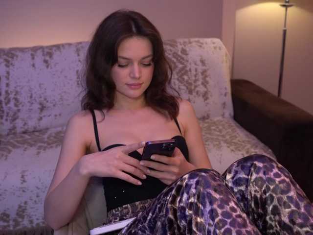 Kadriaa's BongaCams show and profile