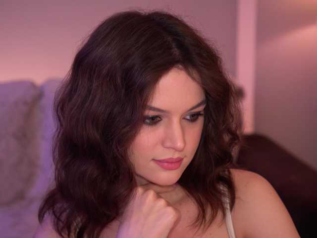 Kadriaa's BongaCams show and profile