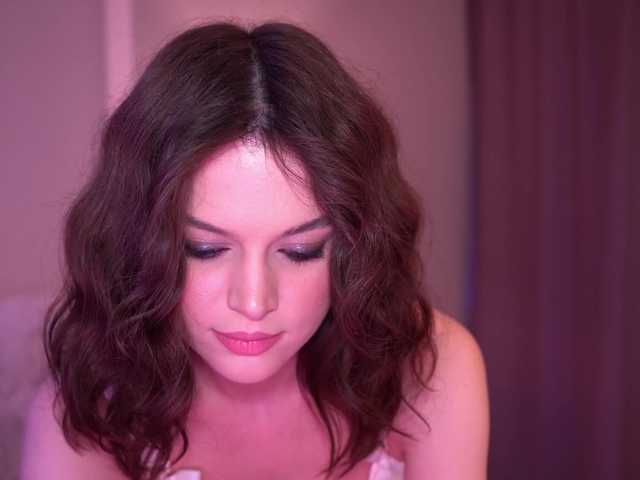 Kadriaa's BongaCams show and profile