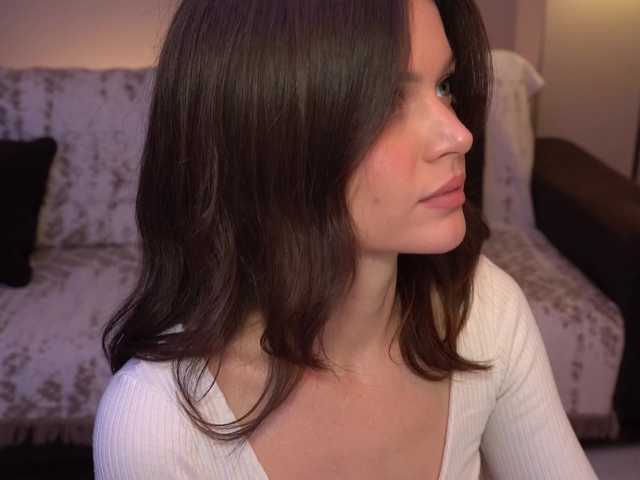 Kadriaa's BongaCams show and profile