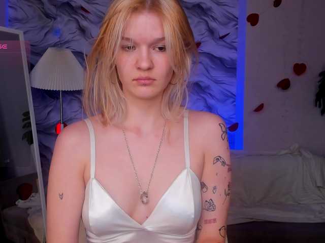 Kati-Li's BongaCams show and profile