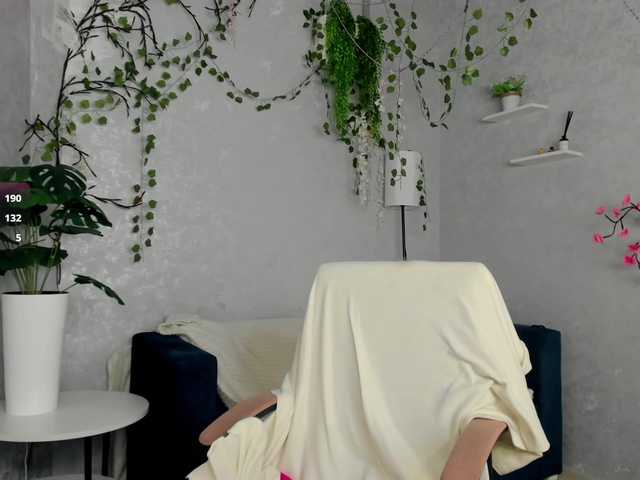 Kati-Li's BongaCams show and profile