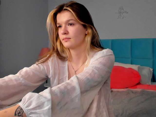 Kati-Li from BongaCams