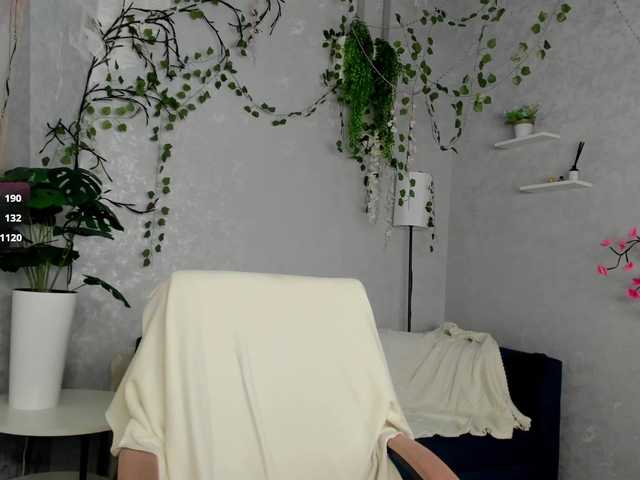 Kati-Li's BongaCams show and profile