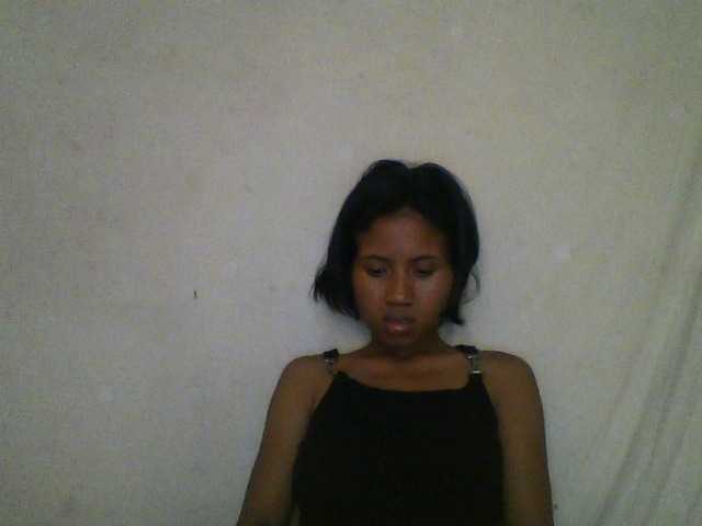 YoungNatie's BongaCams show and profile