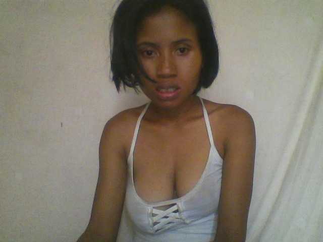 YoungNatie's BongaCams show and profile