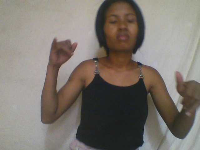 YoungNatie's BongaCams show and profile