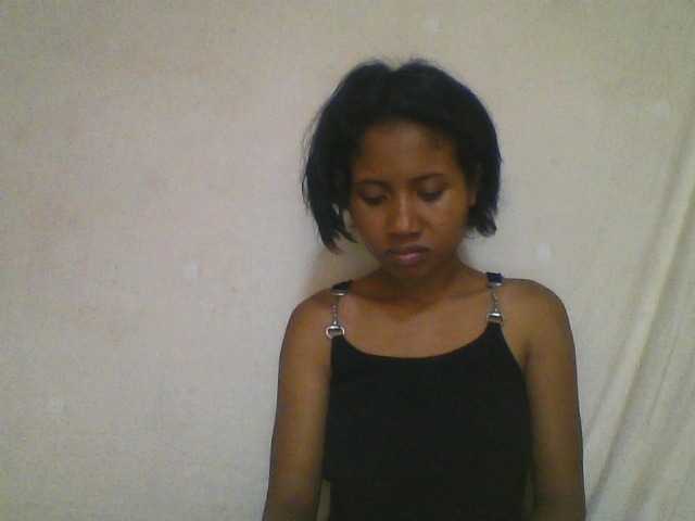 YoungNatie's BongaCams show and profile