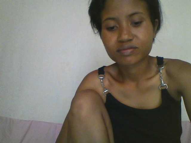 YoungNatie's BongaCams show and profile