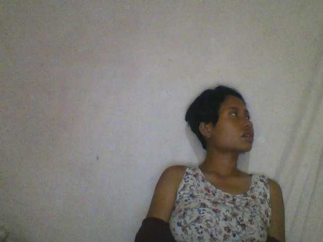 YoungNatie's BongaCams show and profile