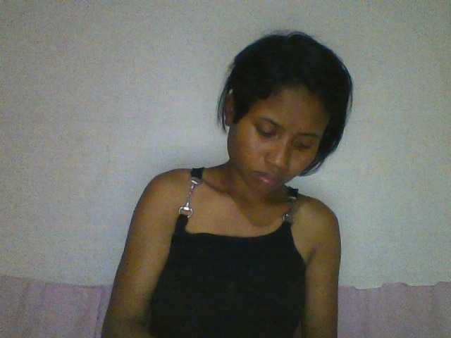 YoungNatie live cam profile