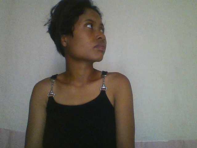 YoungNatie's BongaCams show and profile