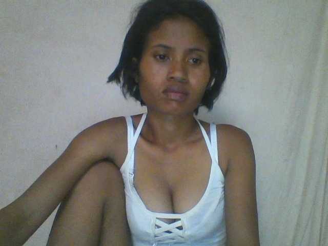 YoungNatie's BongaCams show and profile