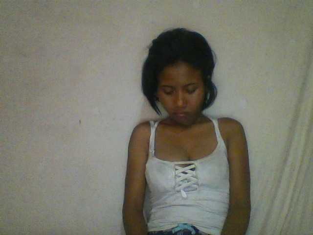 YoungNatie's BongaCams show and profile