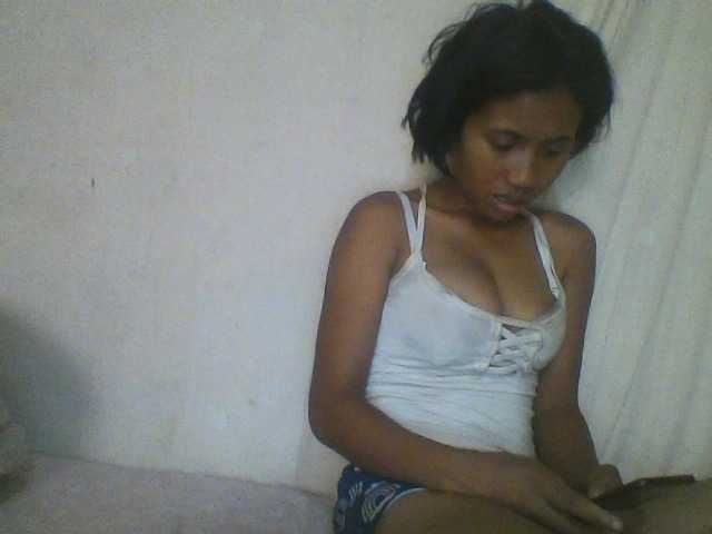 YoungNatie's BongaCams show and profile