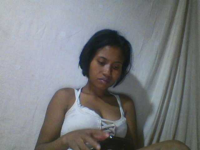 YoungNatie's BongaCams show and profile