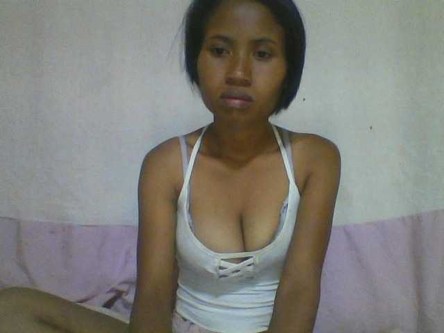 YoungNatie's BongaCams show and profile